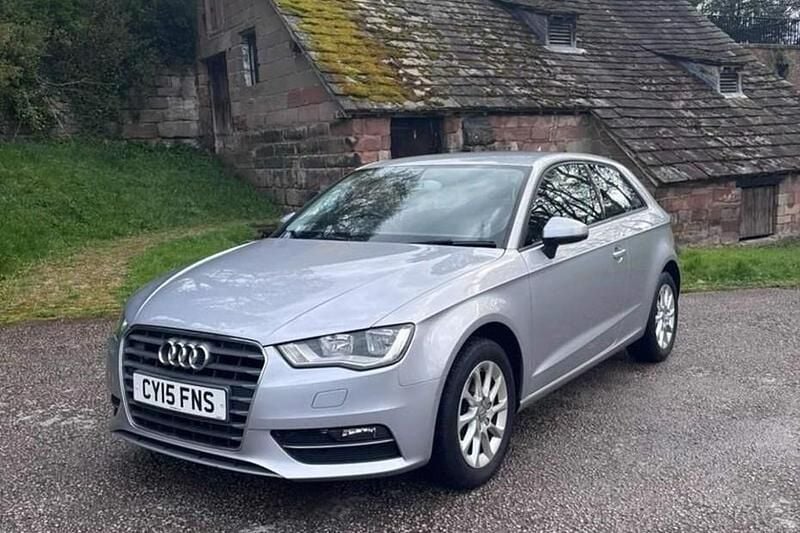 Used Audi A3 110 HP (80 kW) 2015 Silver Hatchback