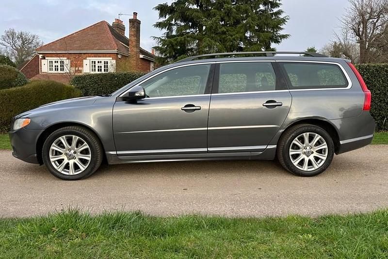 Used Volvo V70 SE 2010 Grey Estate