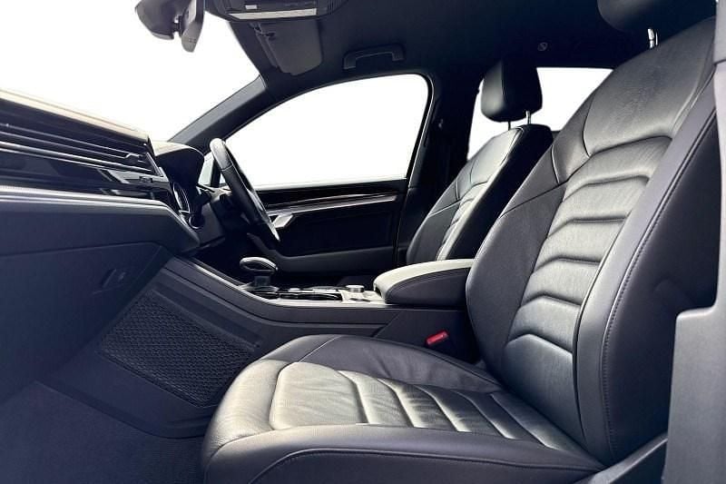 Used VW Touareg R-line 286 HP (210 kW) 2023 White SUV