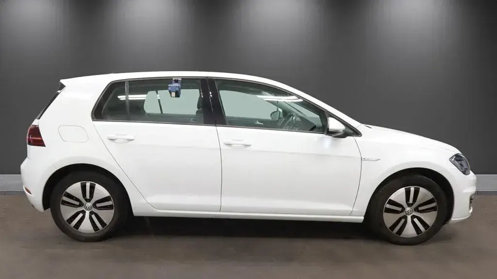 Used VW e-Golf 100 kW (136 HP) 2019 White Hatchback
