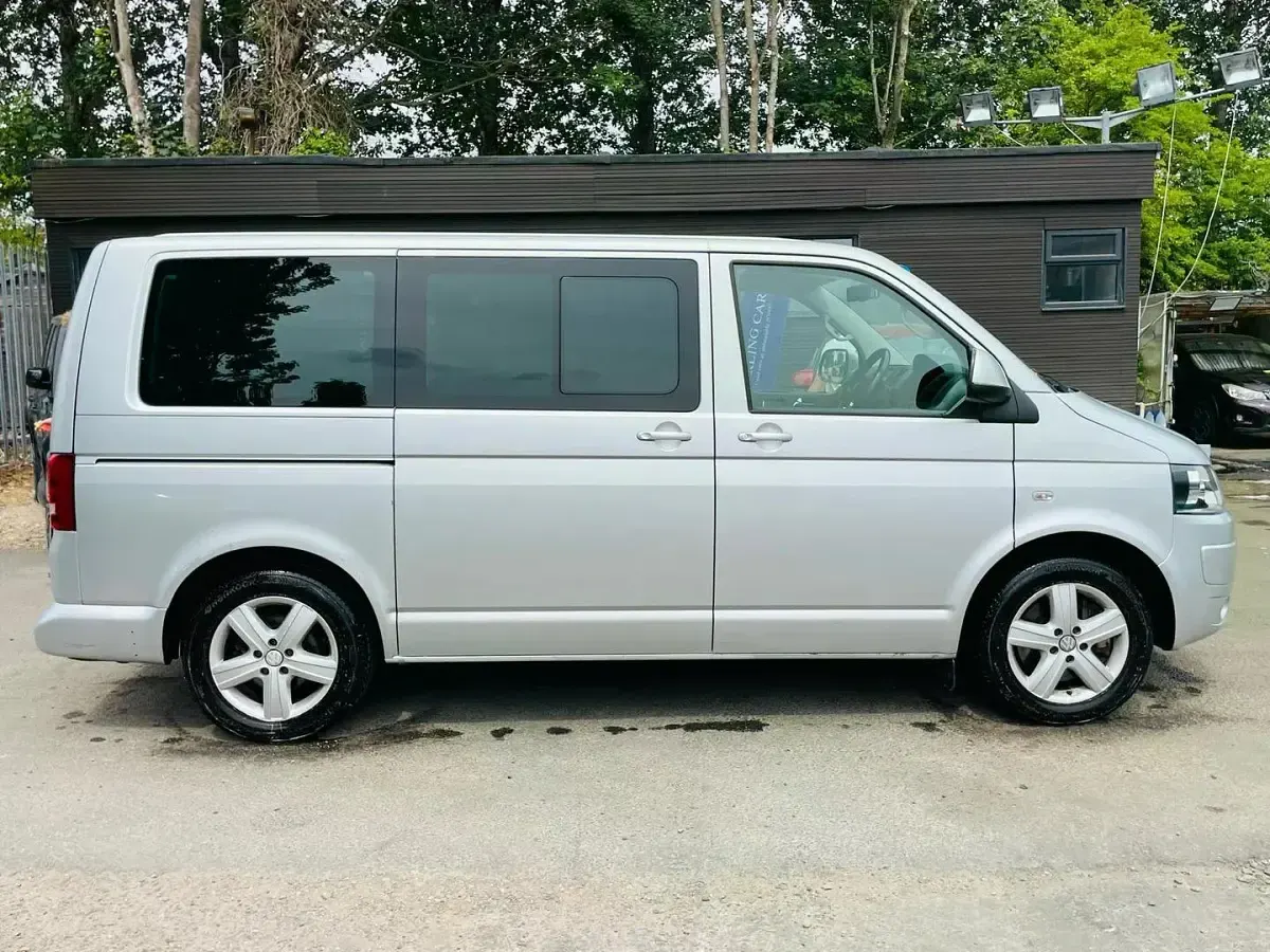 Used VW Caravelle SE 180 HP (132 kW) 2010 Silver Van