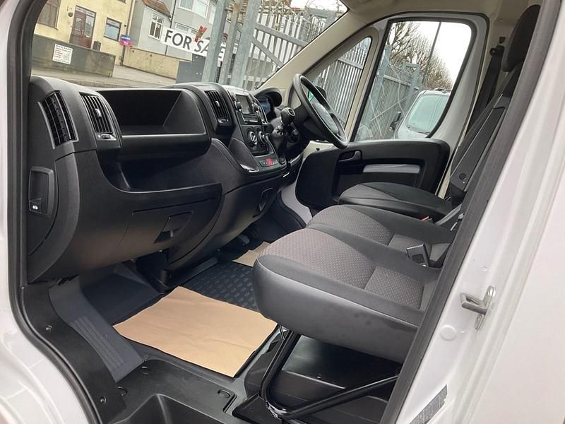 Used Citroën Relay 120 HP (88 kW) 2021 White Van