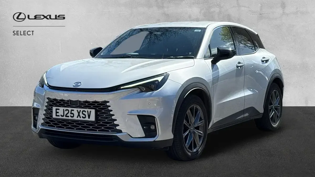 Used Lexus LBX E-FOUR 136 HP (100 kW) 2025 Silver SUV