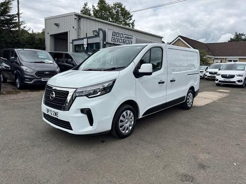 White Used 2023 Nissan Primastar Acenta MPV | £14,995 (Good price) - Image 1/4