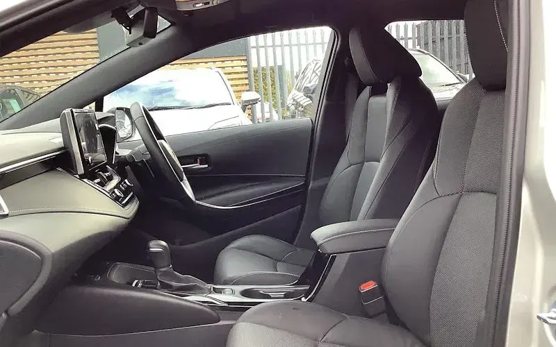 Used Toyota Corolla 184 HP (135 kW) 2021 Silver Estate