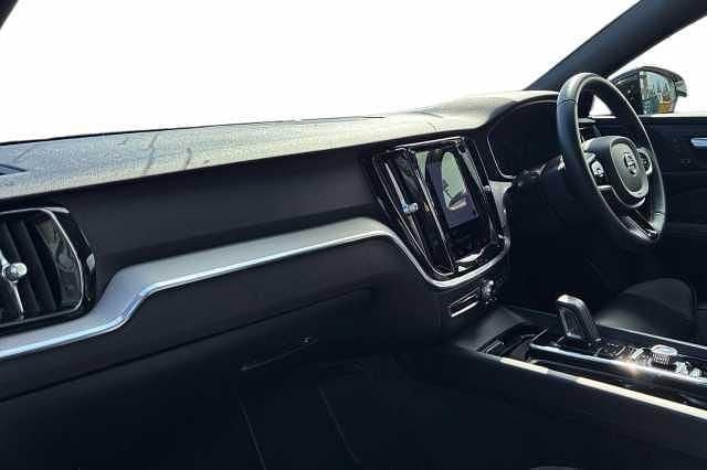 Used Volvo S60 R-Design 247 HP (181 kW) 2021 Sedan