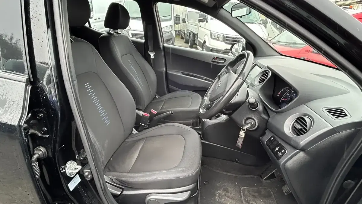 Used Hyundai i10 GO! 66 HP (48 kW) 2018 Black Hatchback