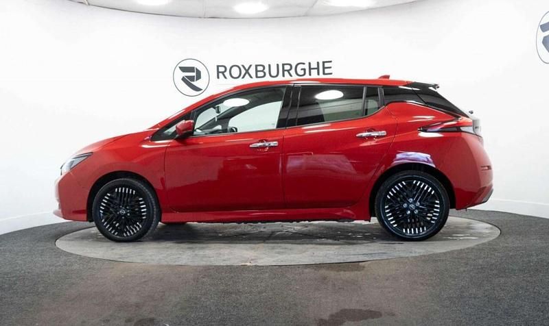 Used Nissan Leaf N-Connecta 160 kW (218 HP) 2022 Red Hatchback