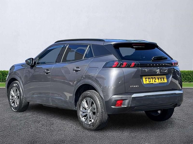 Begagnad Peugeot 2008 Active+ 2023 Grå SUV