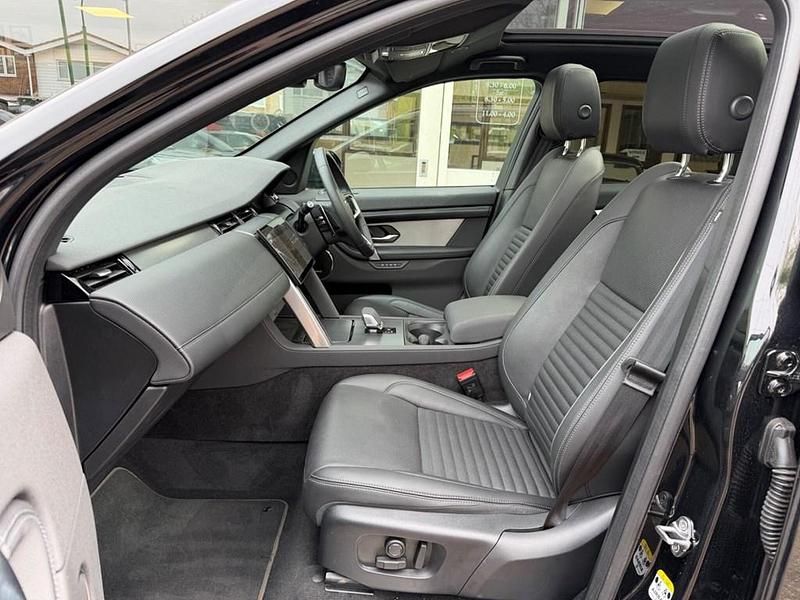 Used Land Rover Discovery Sport SE Dynamic 204 HP (150 kW) 2025 Black SUV