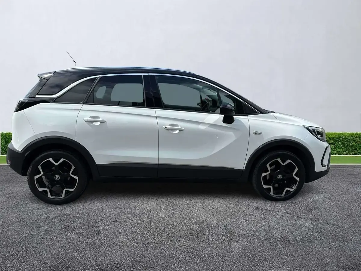 Used Vauxhall Crossland Ultimate 110 HP (80 kW) 2023 White SUV