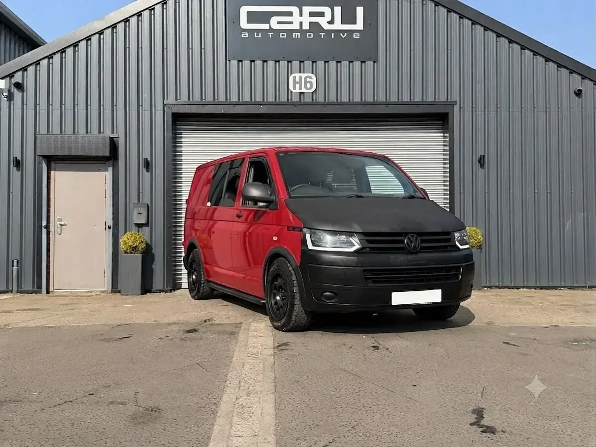 Used VW T5 102 HP (75 kW) 2011 Red Van