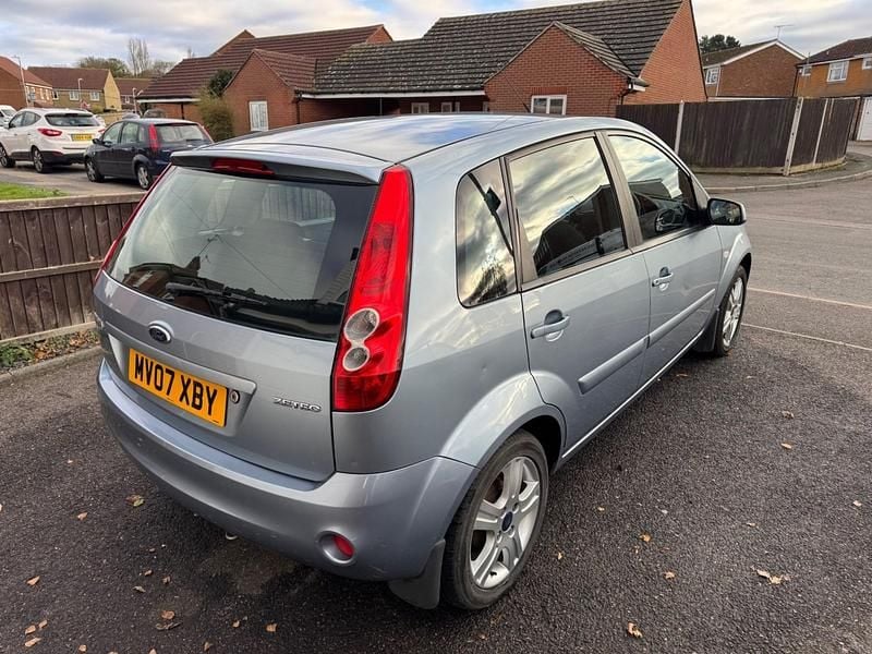 Usado Ford Fiesta Zetec 2007 Azul Citadino