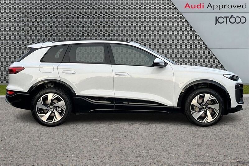 Used Audi Q6 e-tron S-Line 225 kW (306 HP) 2025 White SUV