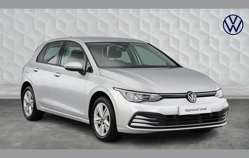 Used VW Golf VIII Life 147 HP (108 kW) 2023 Silver Hatchback