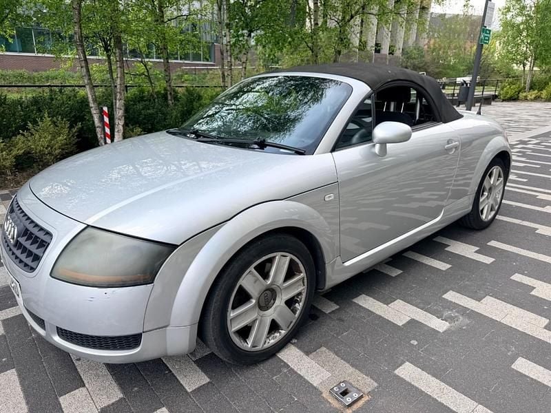 Begagnad Audi TT 2005 Silver Sportkupé