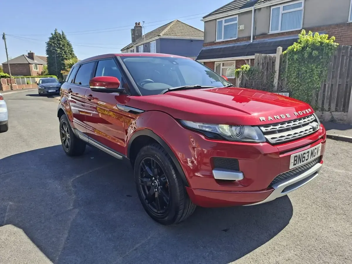 Used Land Rover Range Rover evoque Pure 150 HP (110 kW) 2013 Red SUV