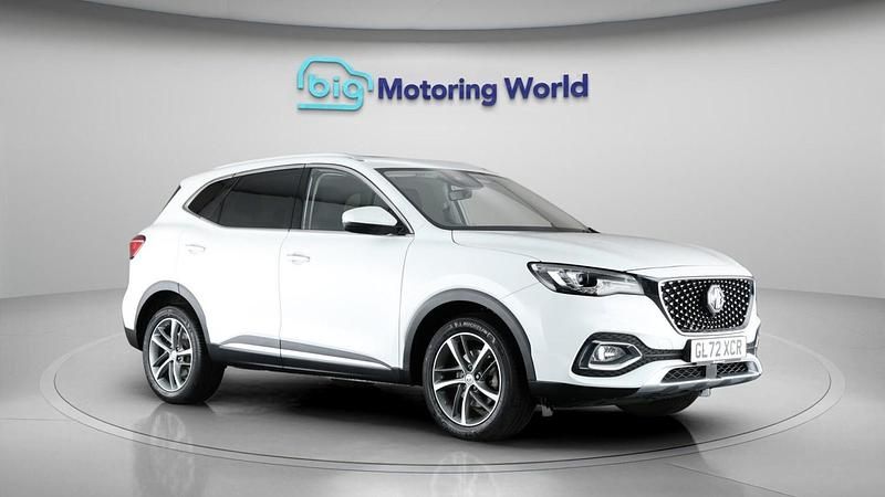 White Used 2023 MG HS Exclusive SUV | £16,083 (Good price) - Image 1/4