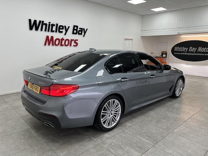 Begagnad BMW 520 M Sport 2018 Blå Sedan