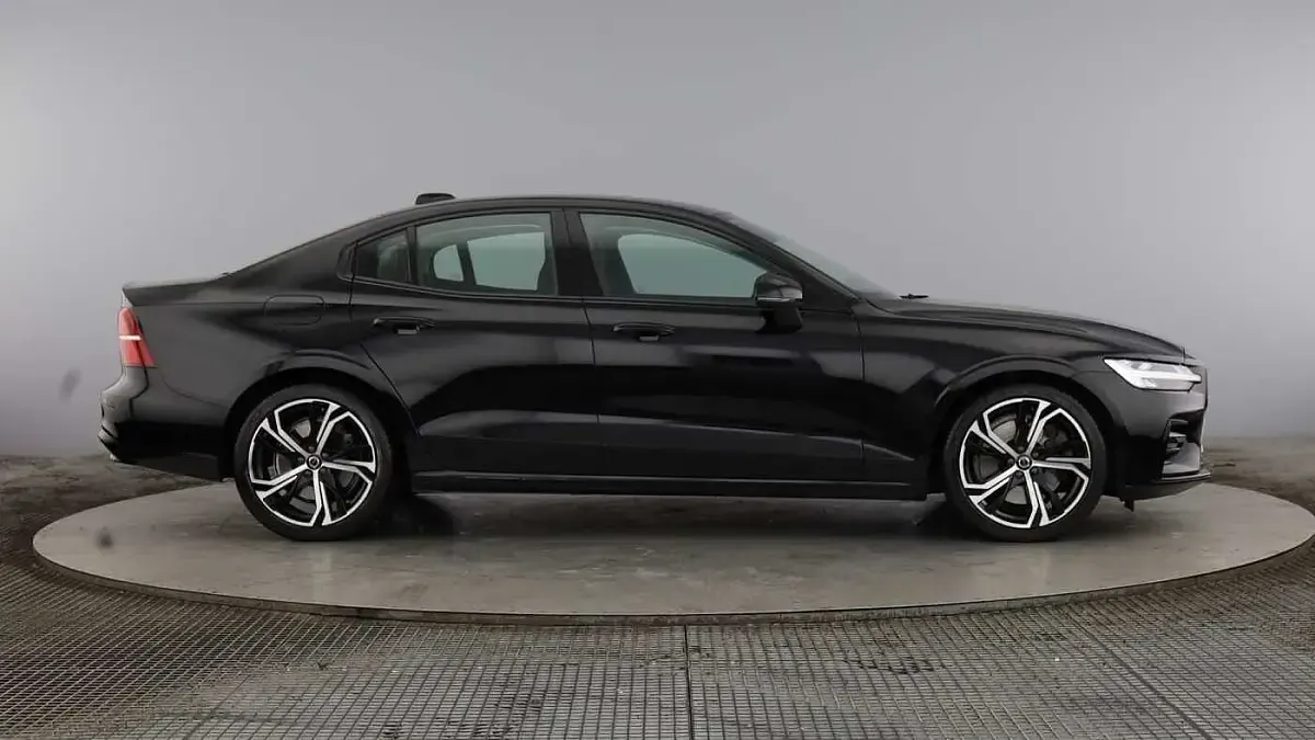 Used Volvo S60 Plus 250 HP (183 kW) 2023 Black Sedan