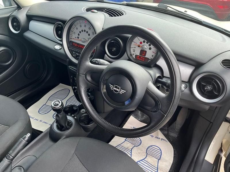 Used Mini Cooper Hatch 2011 White Hatchback