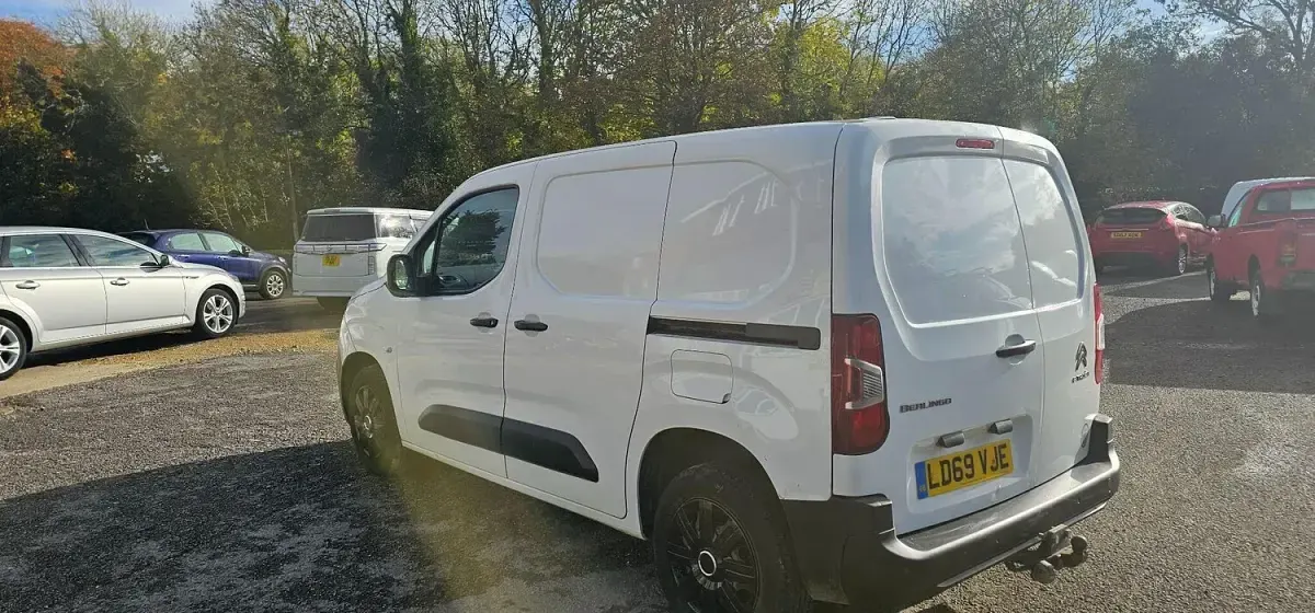 Used Citroën Berlingo 100 HP (73 kW) 2019 White MPV