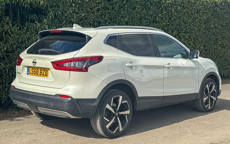 Used Nissan Qashqai S 116 HP (85 kW) 2018 White SUV