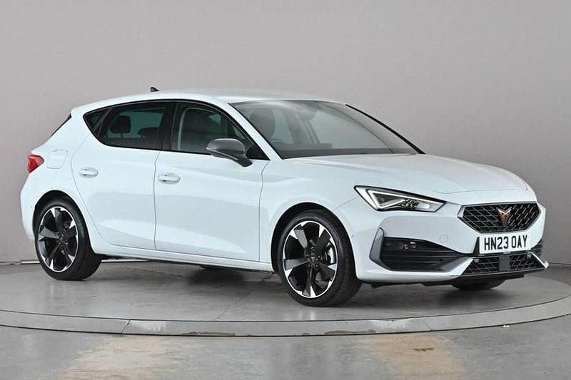 Used Cupra Leon 150 HP (110 kW) 2023 White Hatchback