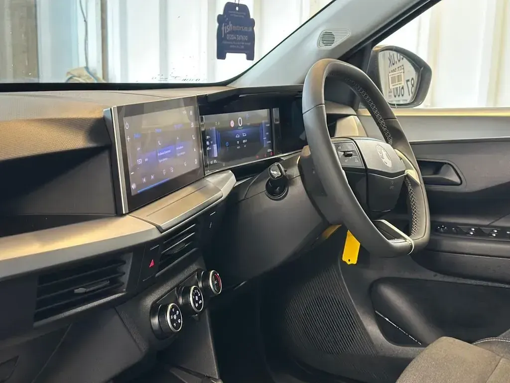 Used Vauxhall Frontera Design Edition 83 kW (113 HP) 2025 Black SUV