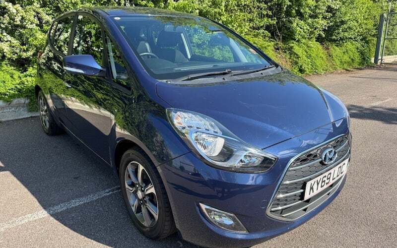 Stellar blue Used 2019 Hyundai ix20 SE MPV | £8,169 (Good price) - Image 1/4