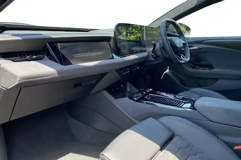 Used Audi A6 e-tron Comfort 314 kW (428 HP) 2025 Grey Estate