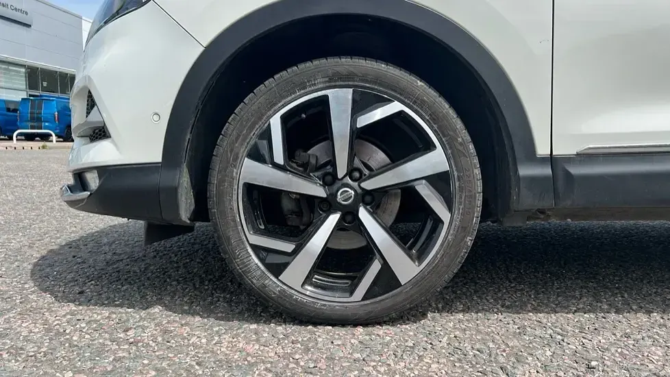 Used Nissan Qashqai 130 HP (95 kW) 2018 White SUV