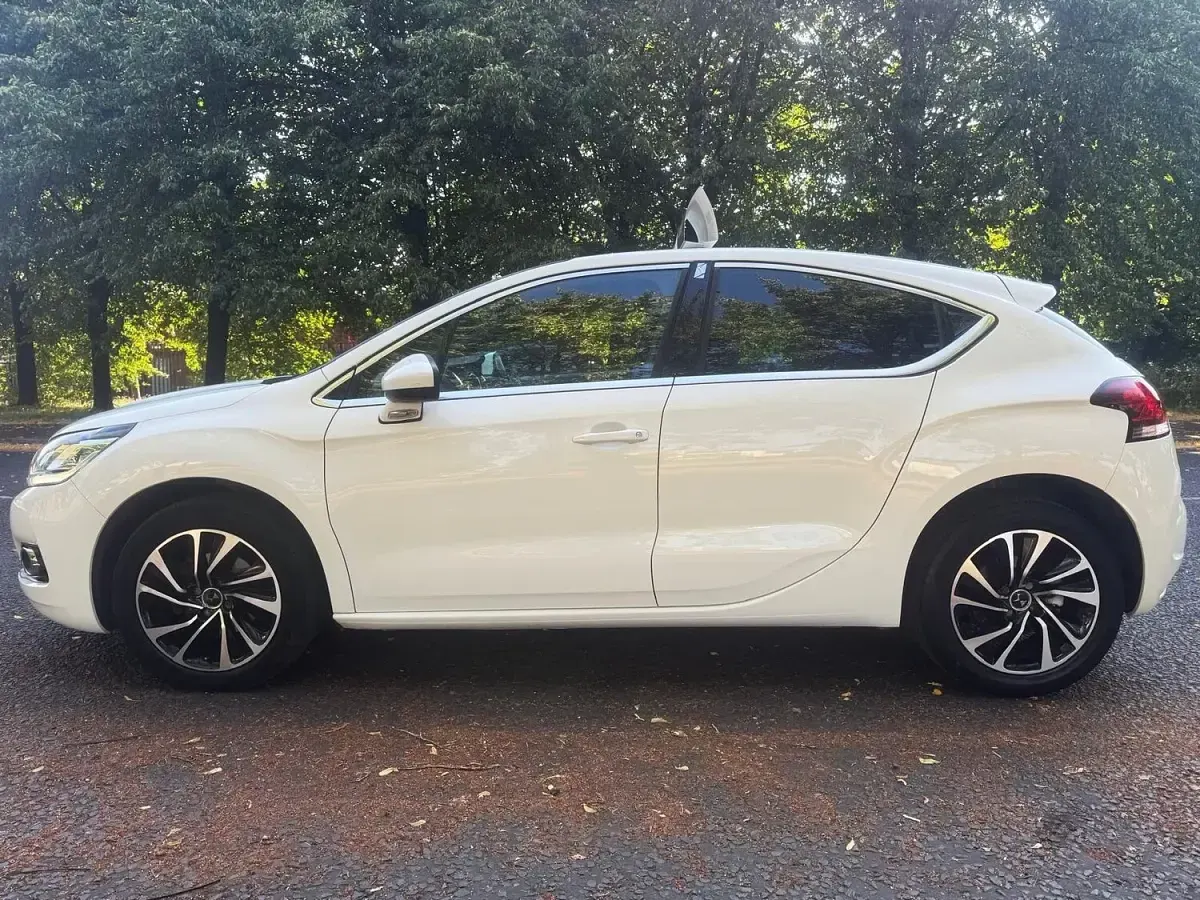 Used DS Automobiles DS4 Elegance 120 HP (88 kW) 2016 White Hatchback