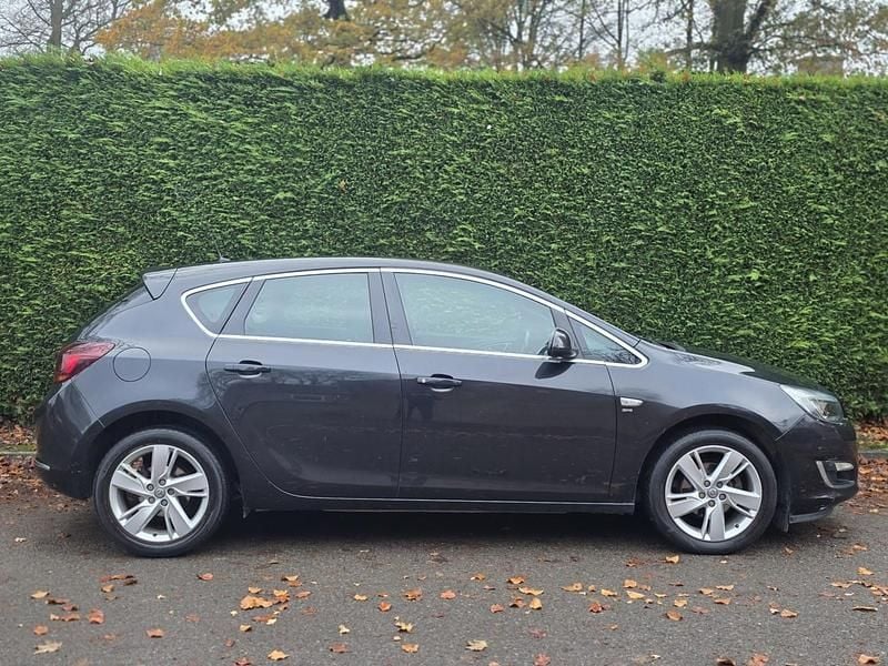 Used Vauxhall Astra SRi 2013 Black Hatchback