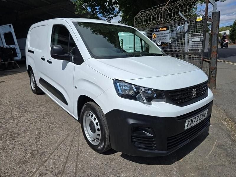Used Peugeot Partner Premium 2023 White MPV