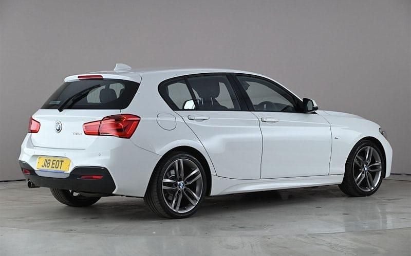 Used BMW 118 M Sport 150 HP (110 kW) 2019 White Hatchback