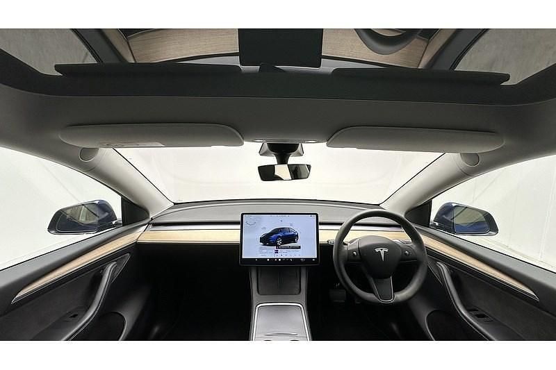 Used Tesla Model Y Long Range AWD 378 kW (514 HP) 2022 Blue SUV
