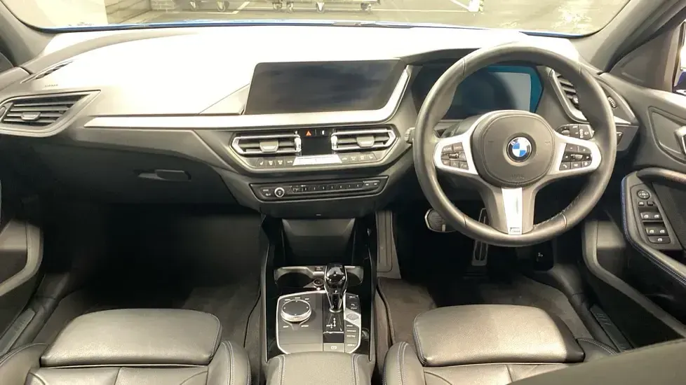 Used BMW 118 M Sport 134 HP (98 kW) 2022 Blue Hatchback