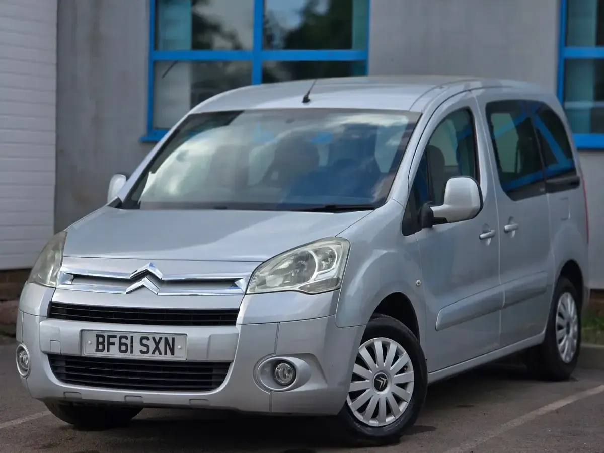 Begagnad Citroën Berlingo VTR Sport 2011 Silver Minibuss