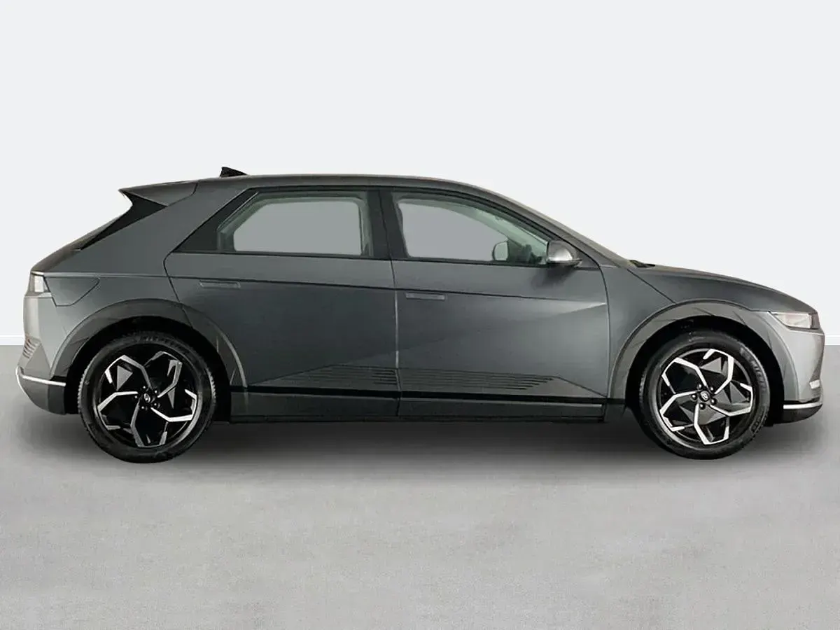 Usado Hyundai Ioniq SE 125 kW (170 CV) 2022 Gris Utilitario