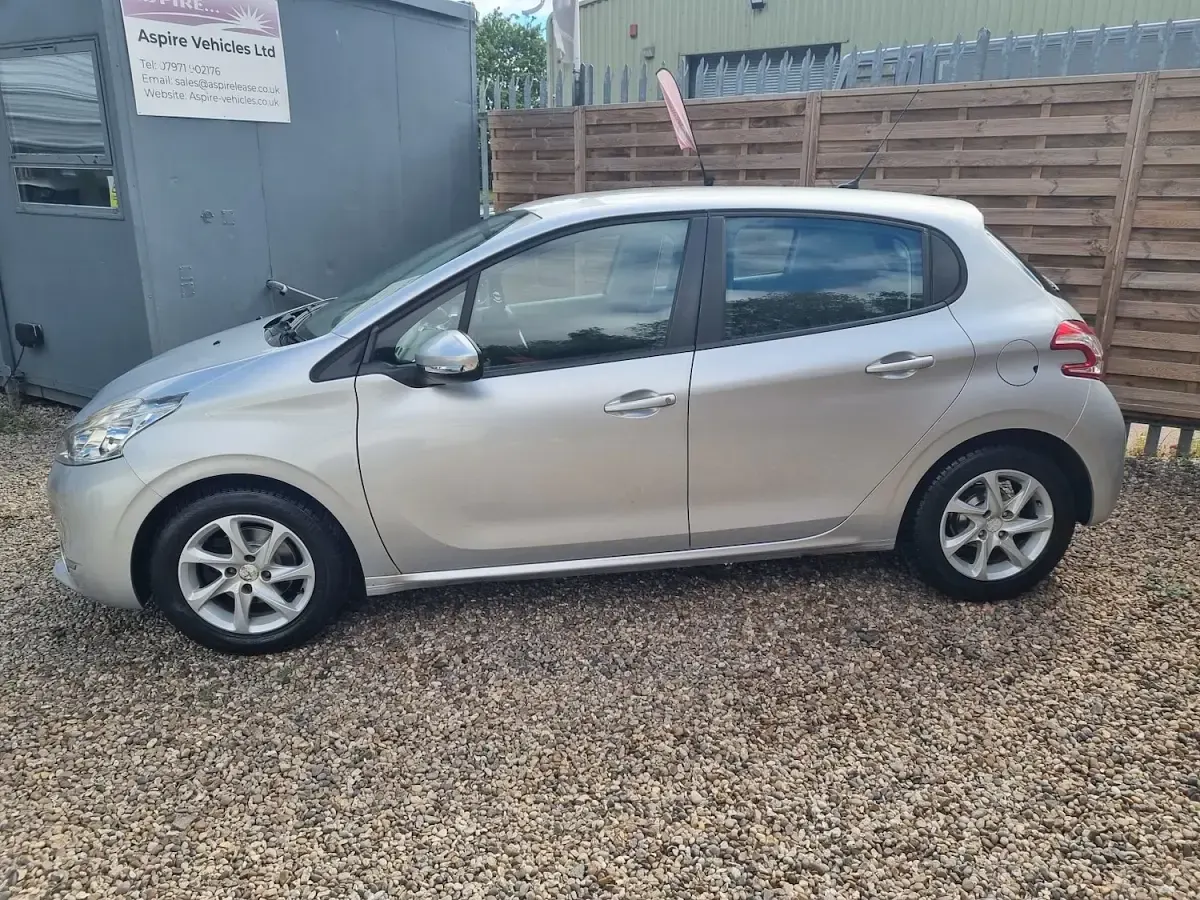 Used Peugeot 208 Active 2015 Silver Hatchback