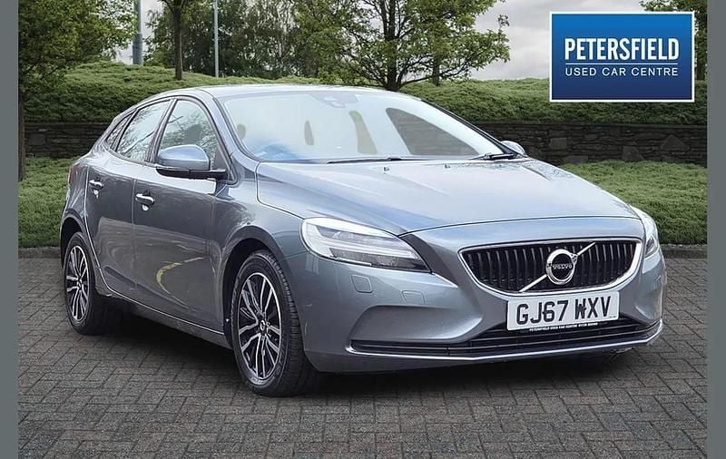 Used Volvo V40 Momentum 120 HP (88 kW) 2017 Grey Hatchback