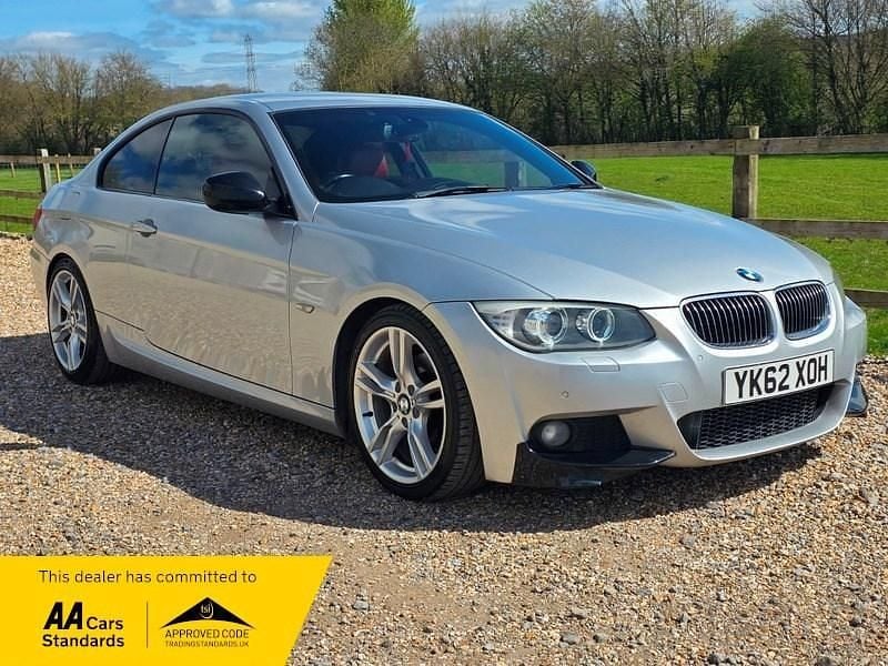 Begagnad BMW 320 Sport Line 2012 Silver Sportkupé