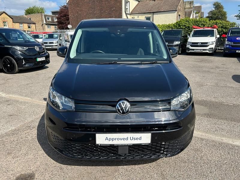 Usado VW Caddy Pro 114 HP (83 kW) 2024 Preto Monovolume