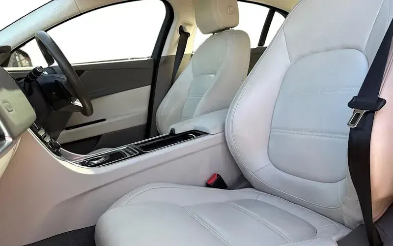 Used Jaguar XE Ingenium 200 HP (147 kW) 2019 Sedan