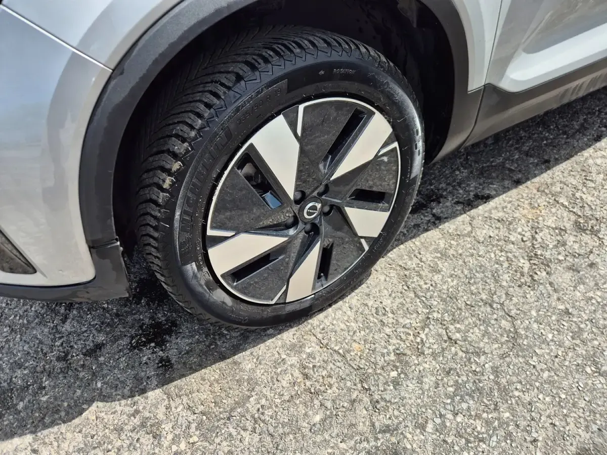Used Volvo XC40 Core 300 kW (408 HP) 2024 Silver SUV