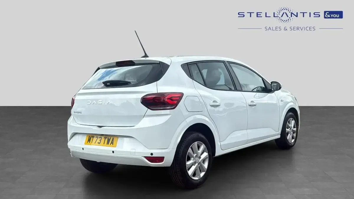 Used Dacia Sandero Expression 89 HP (65 kW) 2024 White