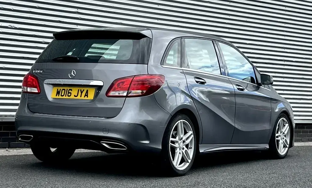 Used Mercedes B180 Executive 109 HP (80 kW) 2016 Grey Hatchback