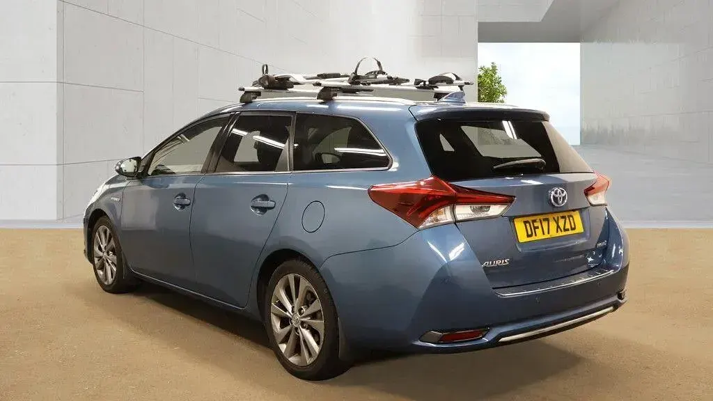 Used Toyota Auris Hybrid 2017 Blue Estate