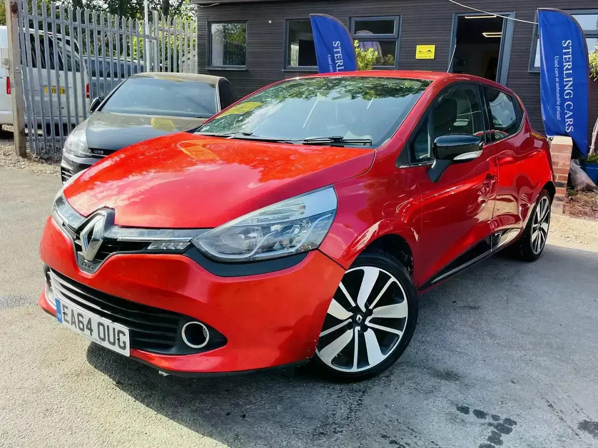 Used Renault Clio Dynamique 90 HP (66 kW) 2014 Red Hatchback